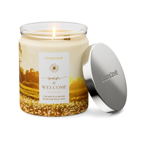 Warm & Welcome 7oz Single Wick Candle - Image 2